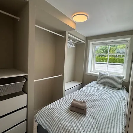 Charming And Modern House With Two Bedrooms Apartment *